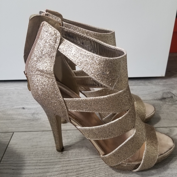 Shoes - Picture 1 of 3